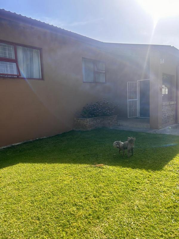 To Let 5 Bedroom Property for Rent in Onrus Western Cape